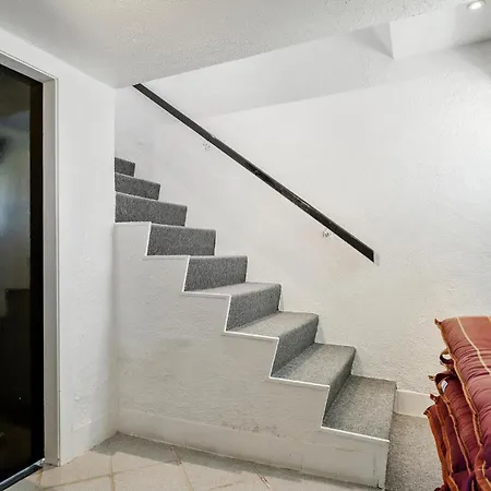 2 Bedroom Amazing In Holiday home *